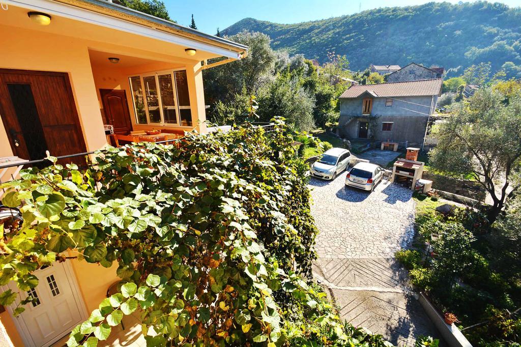 Apartment Rita Tivat Exterior photo