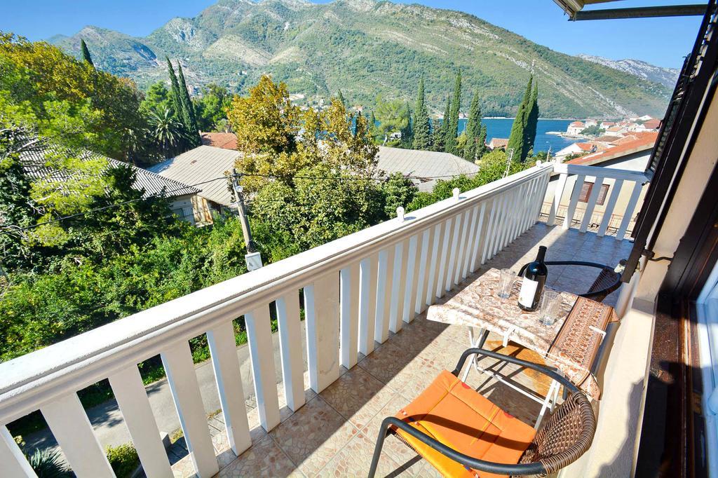 Apartment Rita Tivat Exterior photo